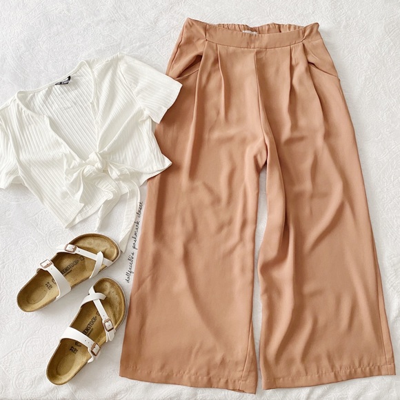 Elodie Pants - Pleated Front Cropped Leg Pants